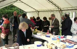6109649cba9a2_mai2006.jpg